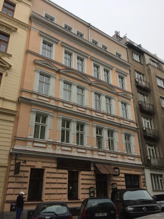 Prague Gate Apartments Exterior photo