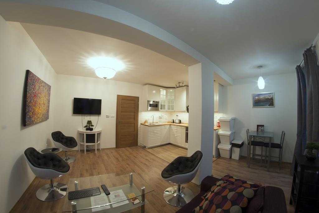 Prague Gate Apartments Exterior photo